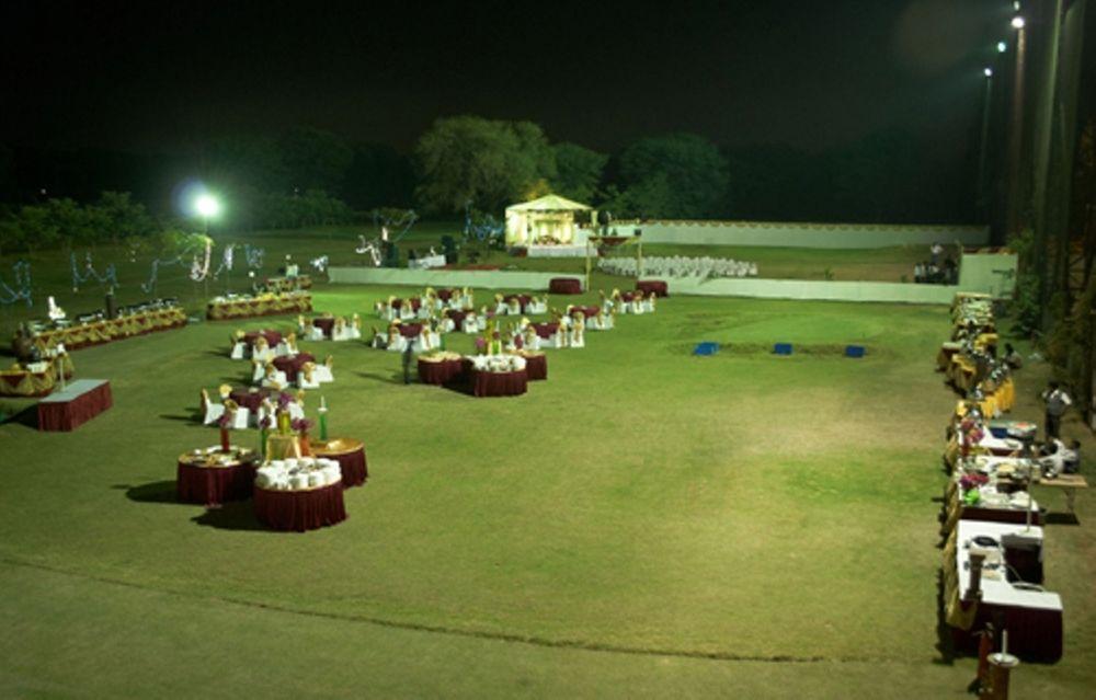 Cambay Sapphire, Gandhinagar Hotell Restaurang bild